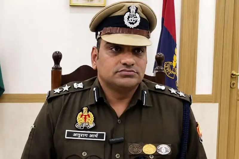बरेली के सिपाही का चार लाख की ‘सेटिंग’ वाला ऑडियो वायरल, SSP ने किया सस्पेंड, एएसपी करेंगे मामले की जांच  बरेली। सिपाही का रुपये के लेन-देन वाला ऑडियो सोशल मीडिया पर वायरल होते ही पुलिस महकमे में हड़कंप मच गया। ऑडियो एसएसपी अनुराग आर्य तक पहुंचा तो उन्होंने तत्काल एक्शन लेते हुए क्योलड़िया थाने में 