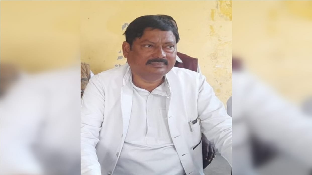 Bareilly News: सपा के पूर्व जिलाध्यक्ष शिवचरन कश्यप की बढ़ सकती हैं मुश्किलें, इस मामले की जांच कर रही पुलिस   बरेली में सपा के पूर्व जिलाध्यक्ष शिवचरन कश्यप पर रुपये लेने का आरोप लगाने वाली महिला ने अपना बयान बदल दिया है। लेकिन सपा नेता की मुश्किलें फिर भी कम नहीं हुई हैं। पुलिस अब धमकी देने के आरो