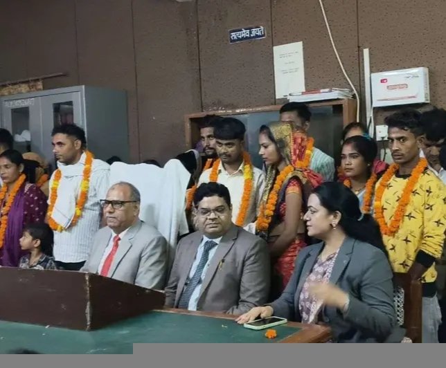 बरेली। अदालतों के चक्कर, तारीख पर तारीख और लंबे समय से चले आ रहे विवादों के बीच शनिवार को बरेली में राष्ट्रीय लोक अदालत ने बड़ी राहत दी। एक ही दिन में 2,27,243 मामलों का निस्तारण कर दिया गया। इनमें अदालतों से लेकर बैंक लोन, ई-चालान, पारिवारिक विवाद और विभिन्न विभागों से जुड़े मामले शामिल रहे। निस्ता