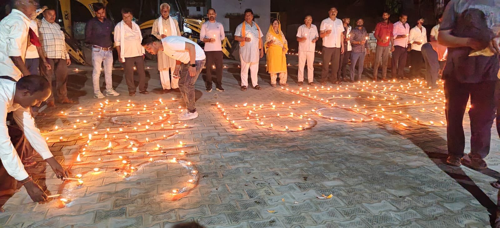 मोदी के जन्मदिन पर कार्यकर्ताओं ने किया रक्तदान, नगर पंचायत में भी मनाया जन्मदिन फतेहगंज पूर्वी मंडल के पदाधिकारी और कार्यकर्ताओं ने रक्तदान कर मनाया प्रधानमंत्री नरेंद्र मोदी का जन्मदिन, नगर पंचायत में अध्यक्ष संजय पाठक के नेतृत्व में हुआ आयोजन फतेहगंज पूर्वी। प्रधानमंत्री नरेंद्र मोदी के जन्मदिन